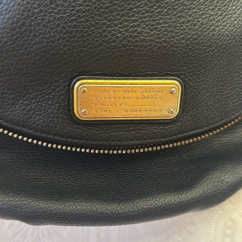 SOLD Marc by Marc Jacobs Natasha Crossbody Black Leather Shoulder Bag with Gold - Picture 4 of 12